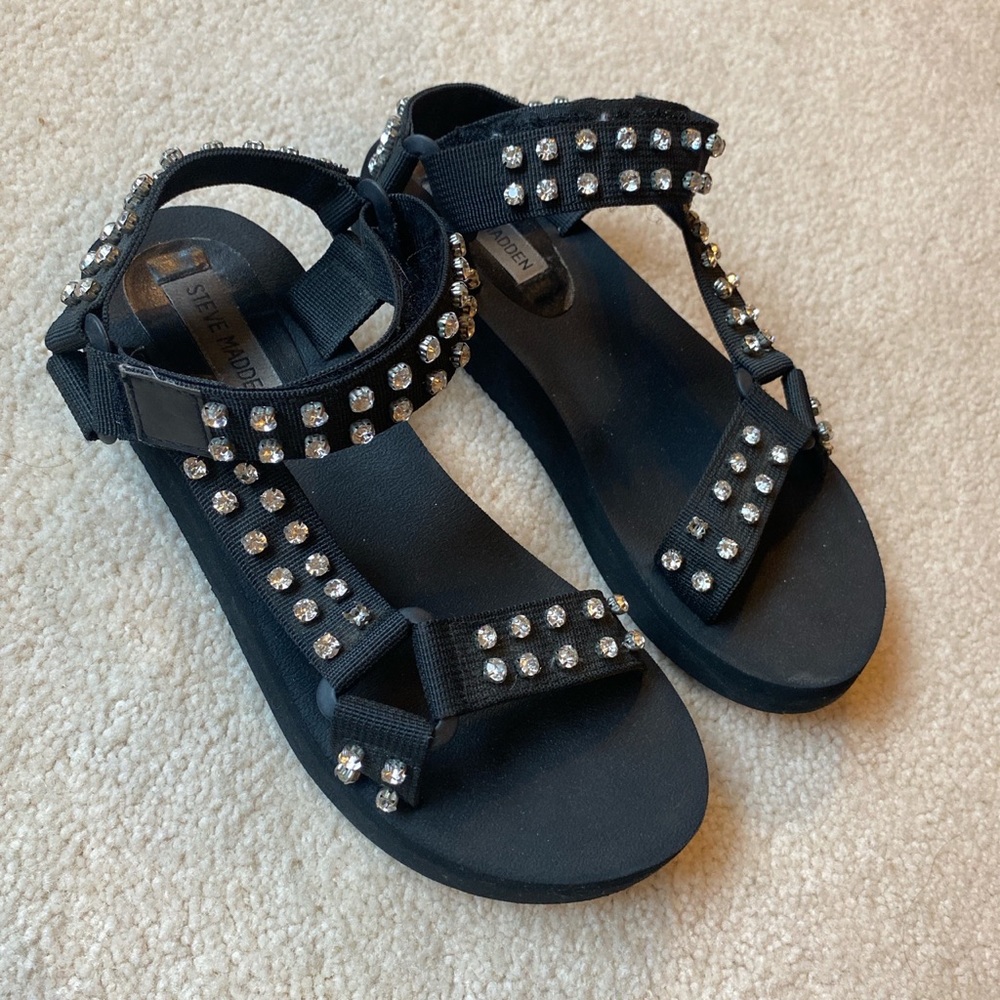 Steve Madden black sandals